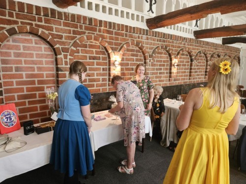 Klik på billedet for at se det i større format